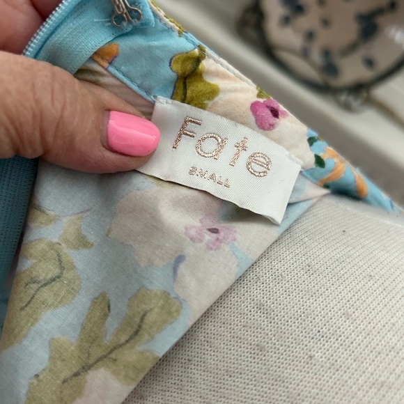 FATE/Anthropologie Floral V-Neck Blouse - Picture 6 of 8